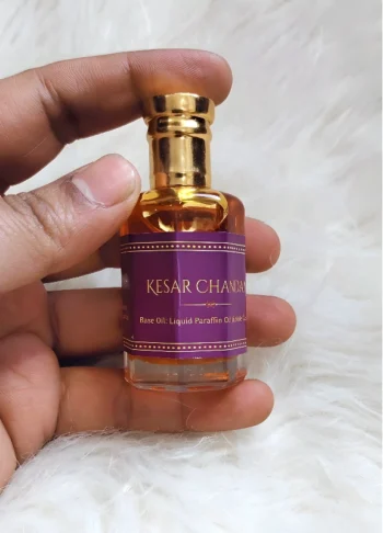 Kesar Chandan Attar – Made with Saffron, Sandalwood & Edible Grade Liquid Paraffin Oil